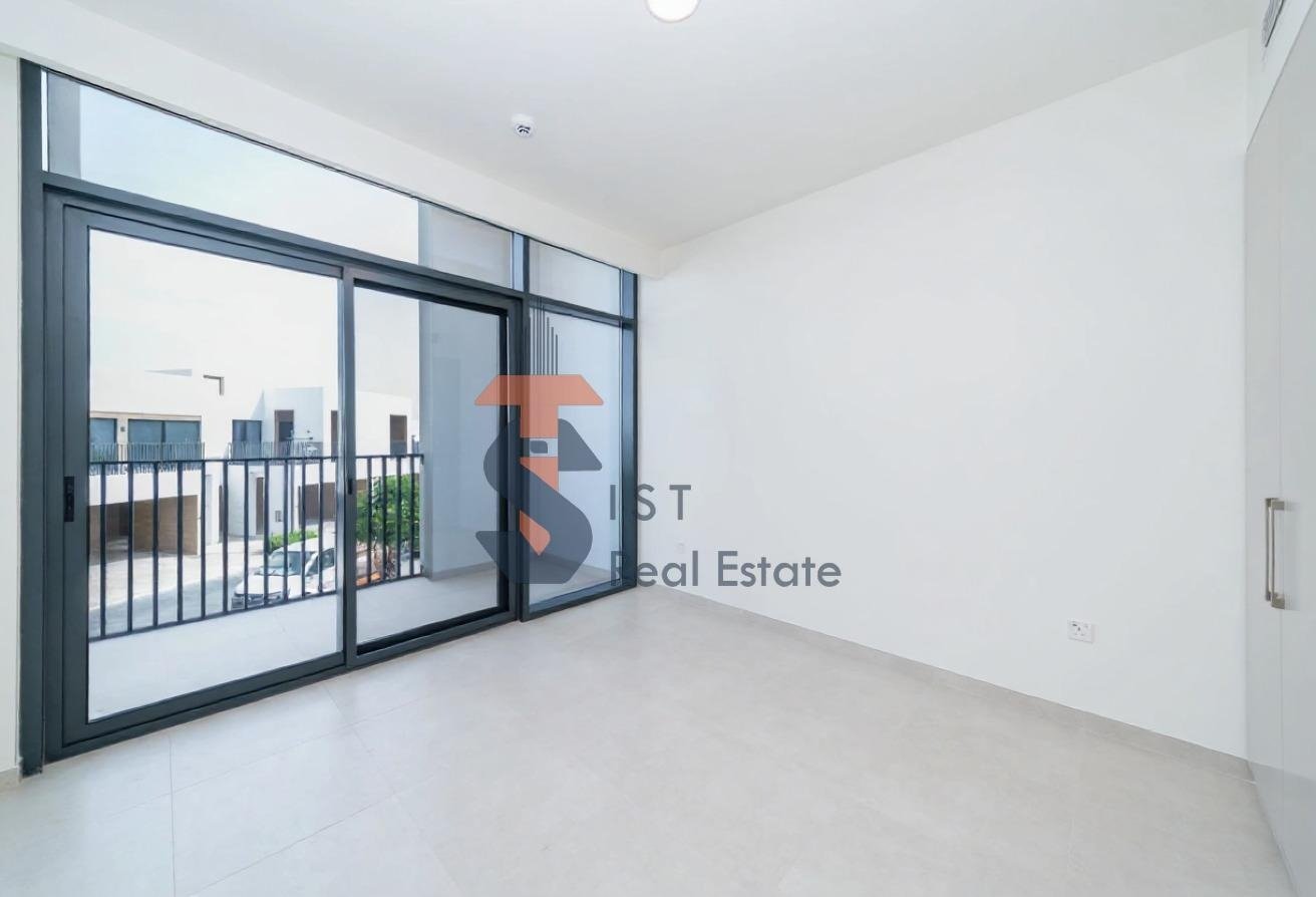 Corner triplex 4 bedroom townhouse for rent in Bliss Arabian Ranches 3 Emaar Dubai Corner triplex 4 bedroom townhouse for rent in Bliss Arabian Ranches 3 Emaar Dubai