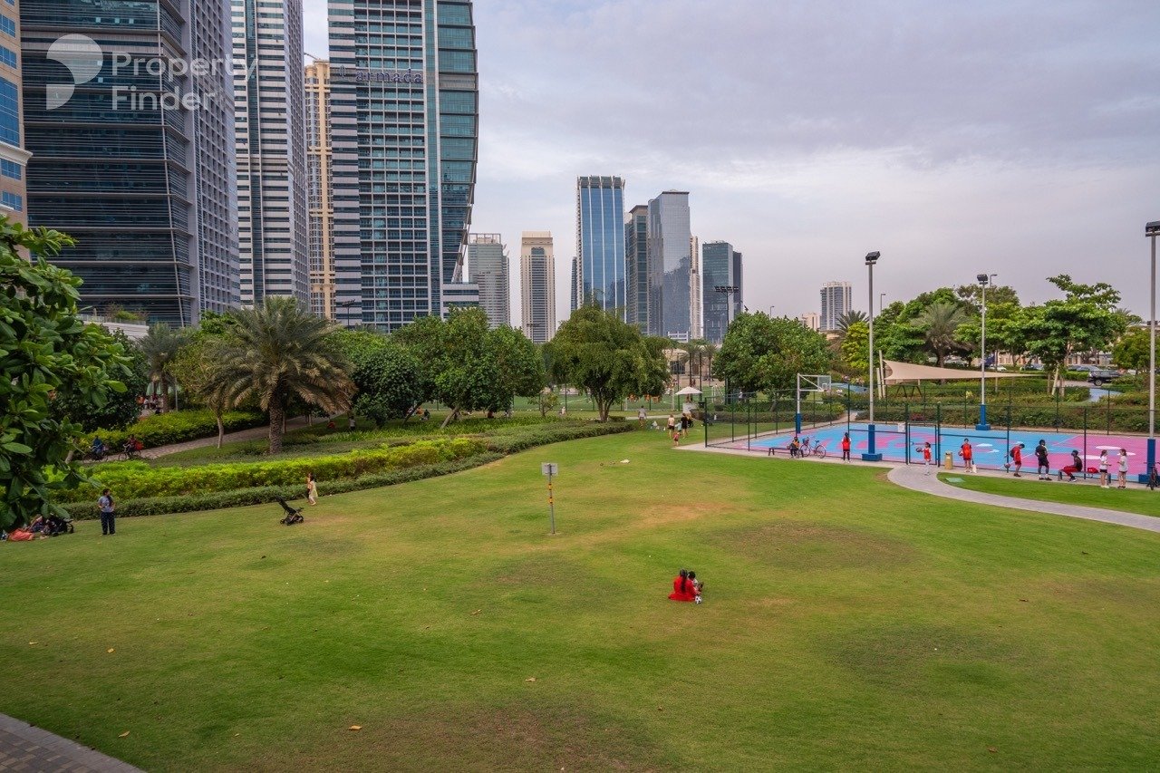 Emirates Golf Club view from high-floor apartment in Sobha Verde, Jumeirah Lake Towers Emirates Golf Club view from high-floor apartment in Sobha Verde, Jumeirah Lake Towers