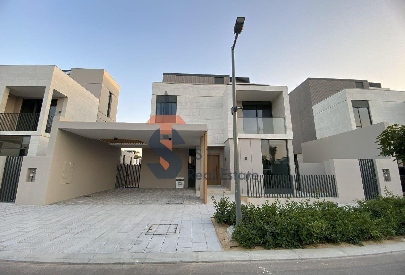 Open park view from 4BR villa in Elie Saab 2, Arabian Ranches 3 Open park view from 4BR villa in Elie Saab 2, Arabian Ranches 3