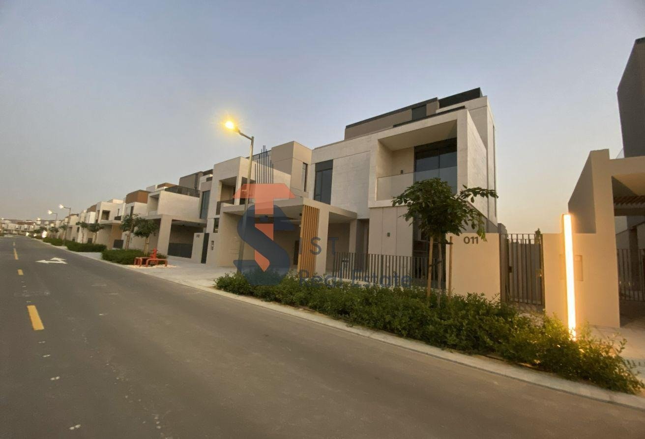 Spacious interior of park-facing 4BR villa, Elie Saab 2 Arabian Ranches 3 Spacious interior of park-facing 4BR villa, Elie Saab 2 Arabian Ranches 3