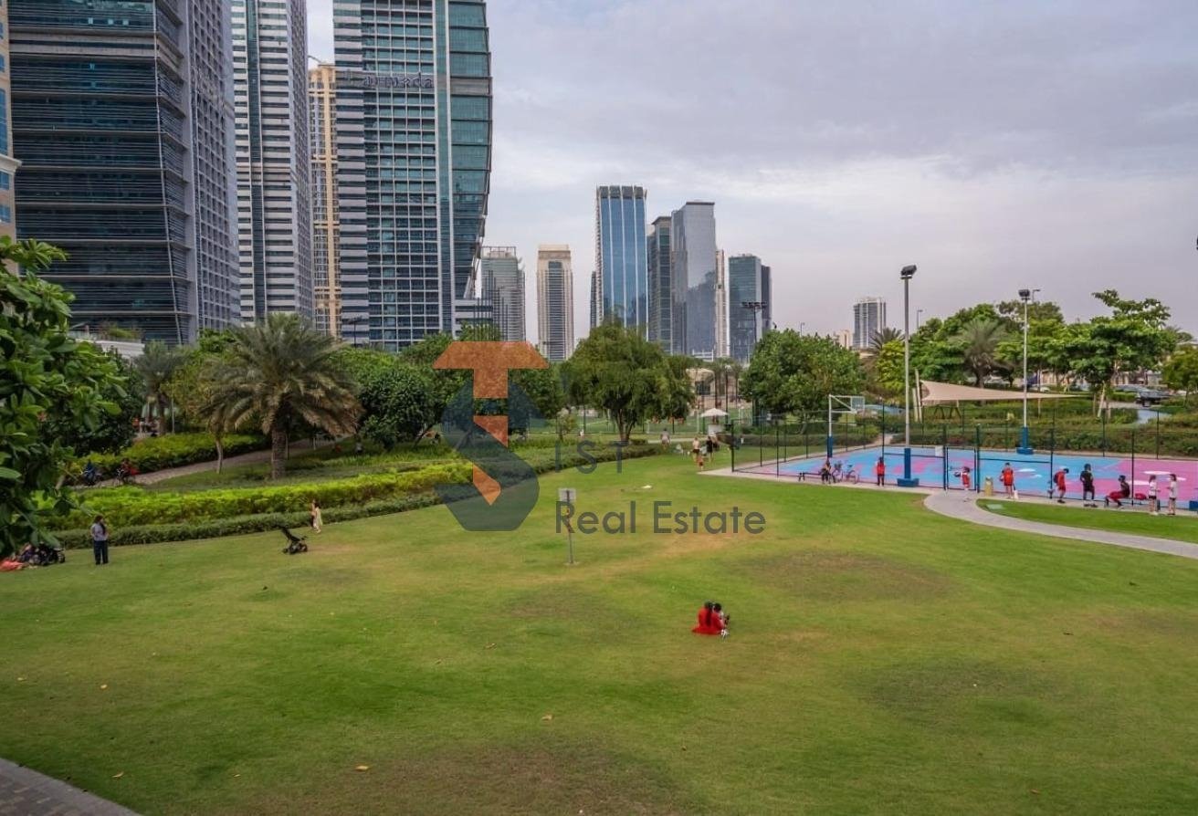 Spacious interior of 1BR + maid apartment in Sobha Verde JLT Spacious interior of 1BR + maid apartment in Sobha Verde JLT